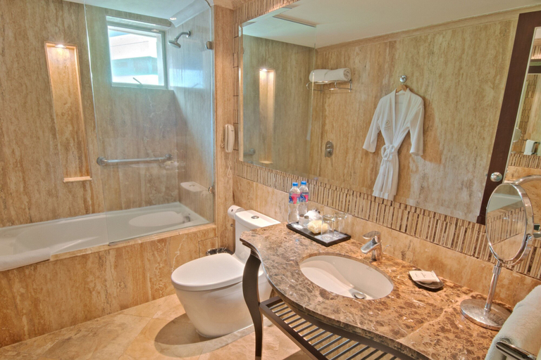 Bathroom 5, Sheraton Guayaquil Hotel, Guayaquil