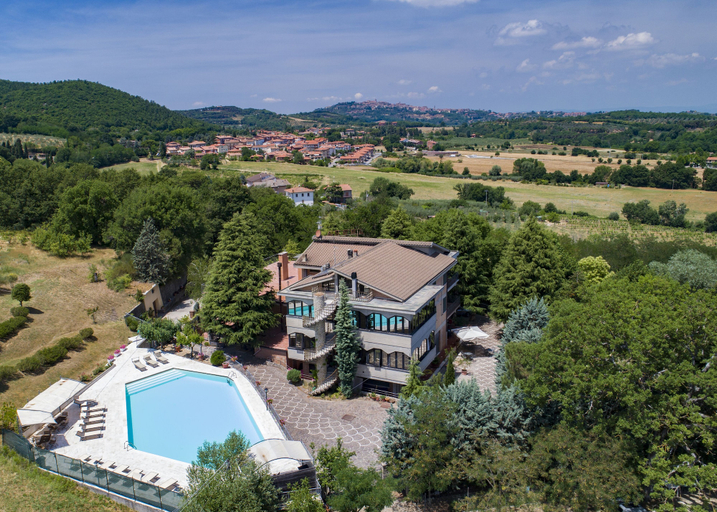 Exterior & Views 2, AgriHotel Villa Ambra, Siena
