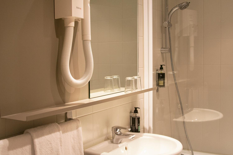Bathroom 5, Atlas Hotel Brussels, Bruxelles