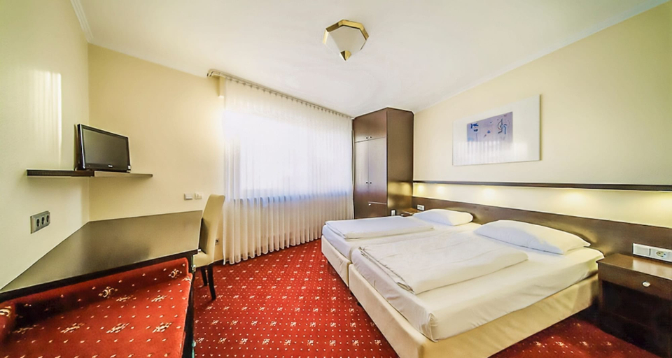 Bedroom 3, PLAZA INN Rieker Stuttgart Hauptbahnhof, Stuttgart