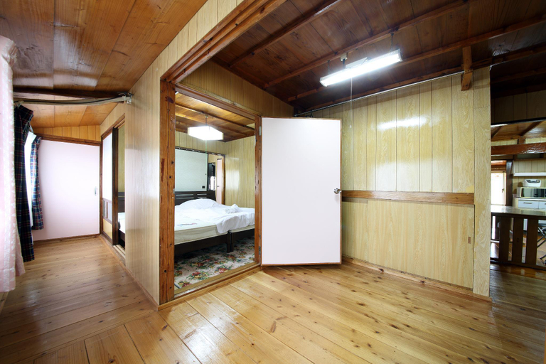 Bedroom 2, Kume Azuma Villa , Kumejima