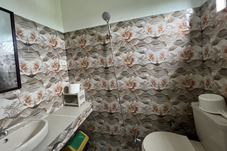 Bathroom 5, Lover's Point Beach Front Resort, Lian