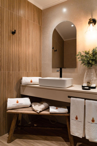 Bathroom 4