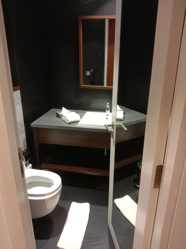 Bathroom 12