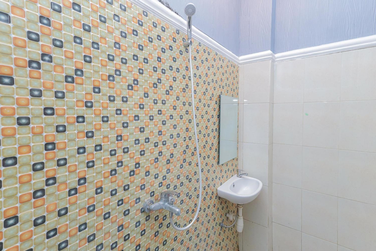 Bathroom 11