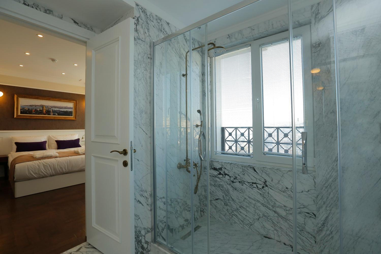 Bathroom 5, Art Nouveau Pera, Beyoğlu