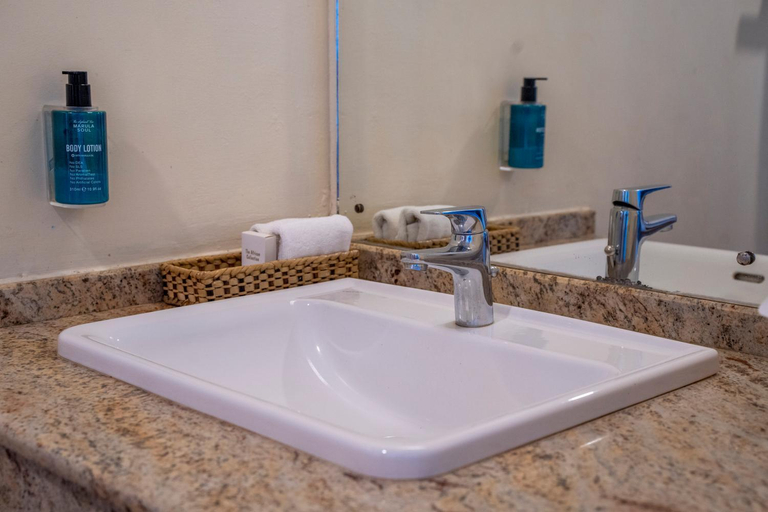 Bathroom 3, Salt Lick Safari Lodge, Mwatate