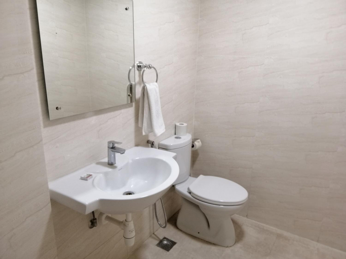 Bathroom 25
