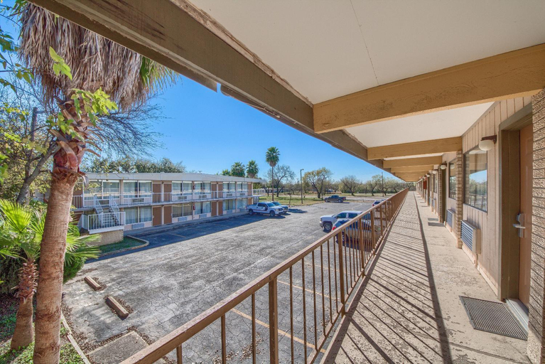 Others 4, Americas Best Value Inn Uvalde, Uvalde