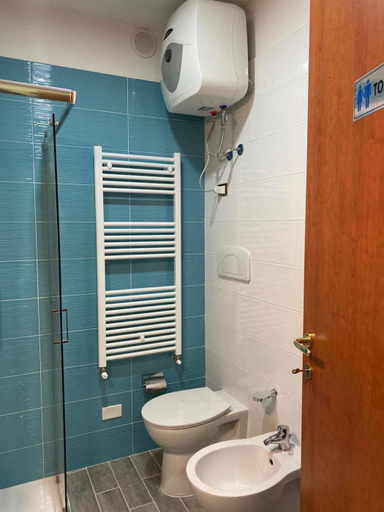 Bathroom 3, La Torre B&B, Avellino