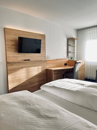 Bedroom 3, Hotel-Restaurant Zum Schwanen, Rheinisch-Bergischer Kreis