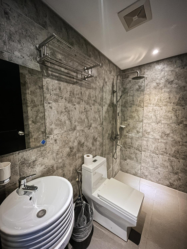 Bathroom 4, Navarro Hotel Caticlan (Navsot Corp.), Malay