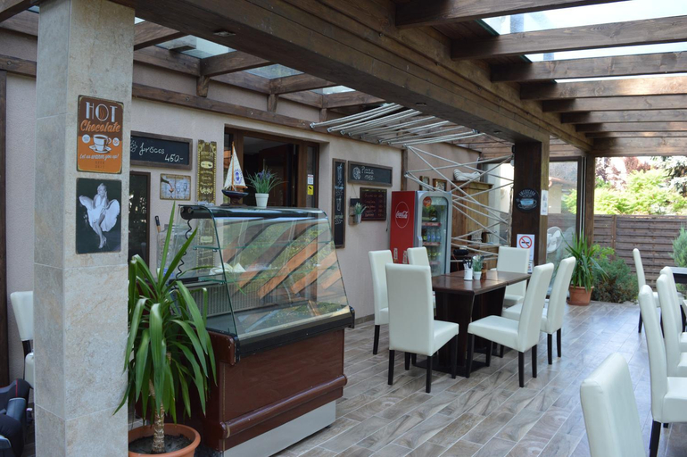 Food & Drinks 5, Silver Lounge, Siófok