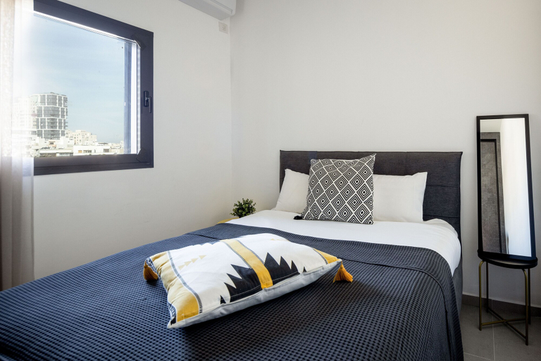 Bedroom 4, HaCarmel Market Vibrat Apt by Sea N Rent