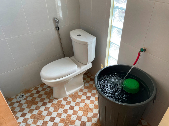 Bathroom 4