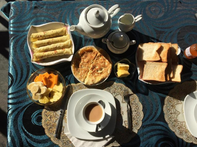Food & Drinks, Cascade Vally, Ella
