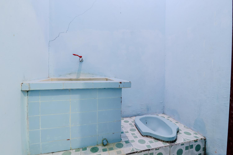 Bathroom 8