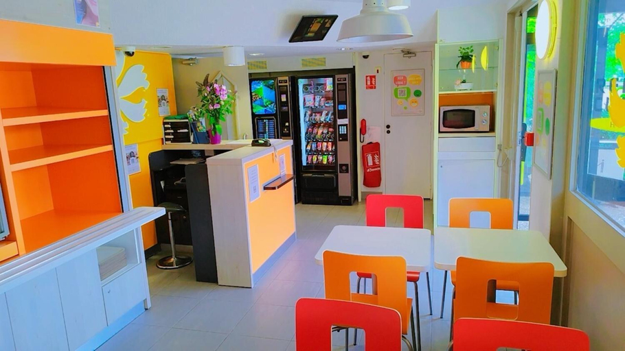 Public Area 2, Premiere Classe Troyes Sud - Parc St Thibault, Aube