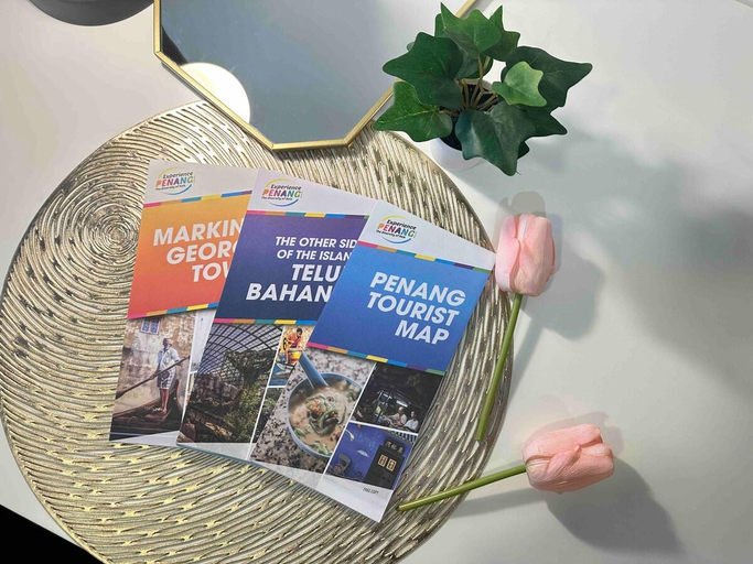 Food & Drinks 5, LM HomeyB 3BR Family Suite for 4-14 Pax#EV Charger, Pulau Penang
