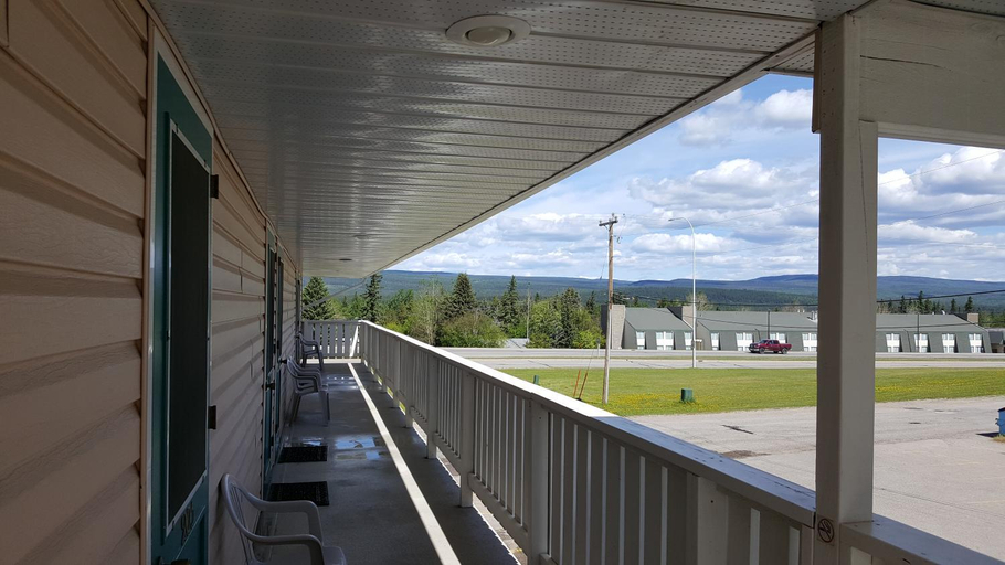 Others 5, Pines Motel, Division No. 14