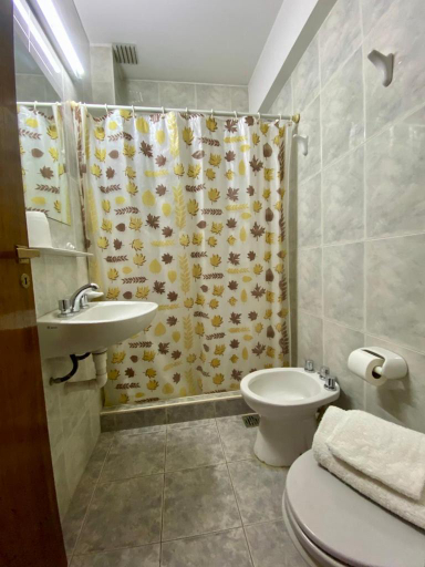 Bathroom 3, Hotel Villa Ines Mendoza, Capital