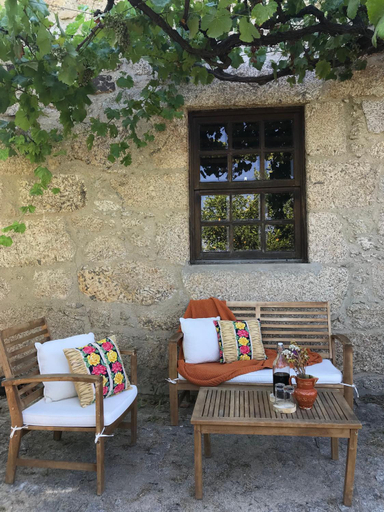 Others 5, Villa Silene, Covilhã