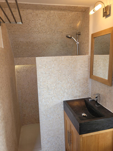 Bathroom 3, Angers Green Lodge - Yellow Sun Appartement, Maine-et-Loire