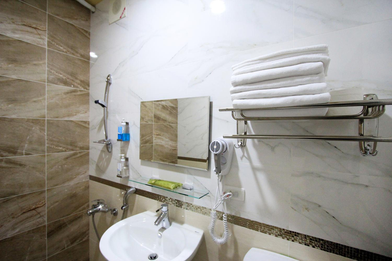 Bathroom 3, 藍天白雲民宿Lantian Baiyun - 證號 112 -English welcome, Hualien