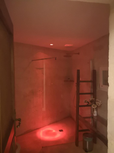 Bathroom 4, Sassi, Matera