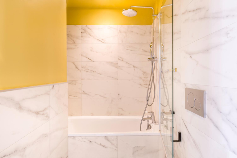 Bathroom 5, Best Western Hotel Centre Reims, Marne