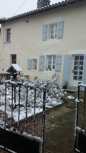 Others 4, La Maison Des Fleurs, Charente