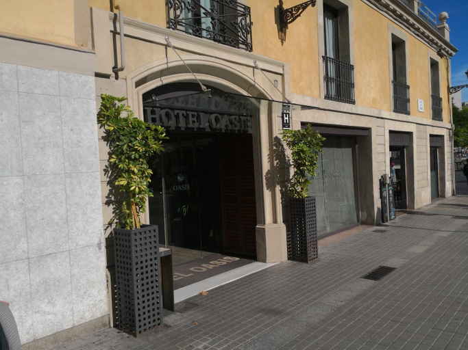 Others 5, Hotel Oasis, Barcelona