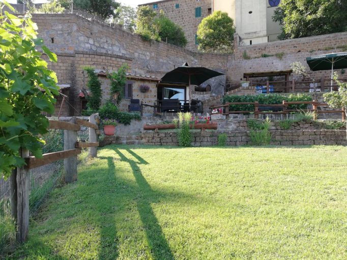 Others 4, La Grotta Su Civita, Viterbo
