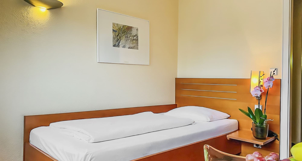 Bedroom 4, PLAZA INN Rieker Stuttgart Hauptbahnhof, Stuttgart