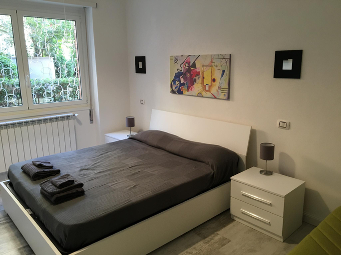 Bedroom 3, OASI METROPOLITANA Apartment, Rome