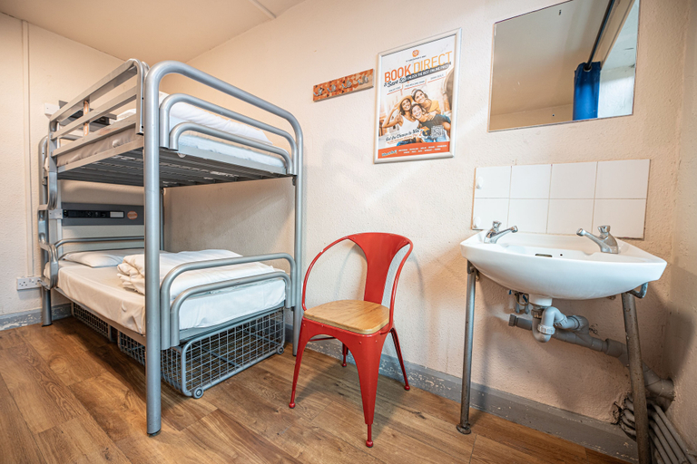Bathroom 4, St Christopher's Inn, Shepherd's Bush - Hostel, London