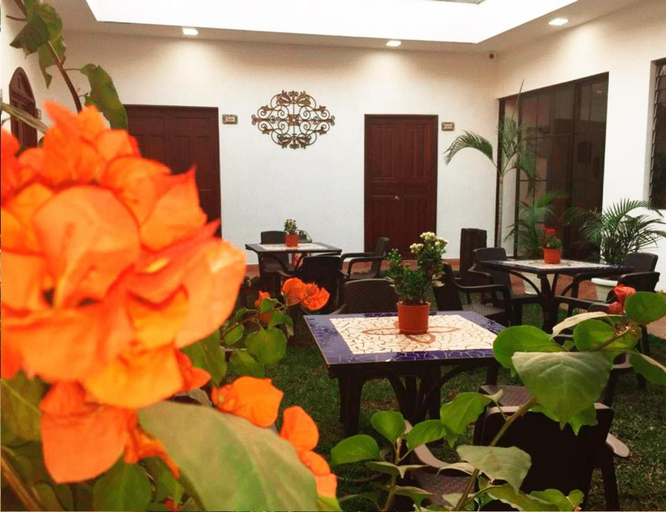 Food & Drinks, Hostal Las Puertas, Santa Ana