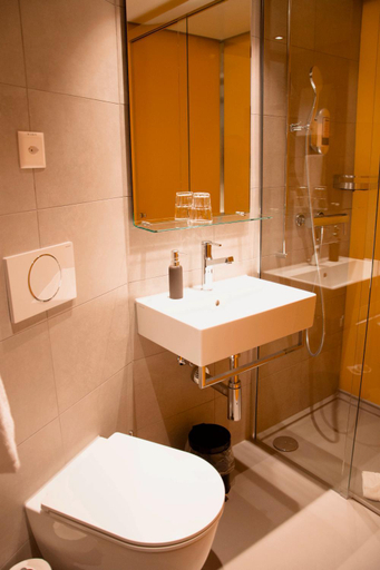 Bathroom 5, Goldener Schlüssel, Bern