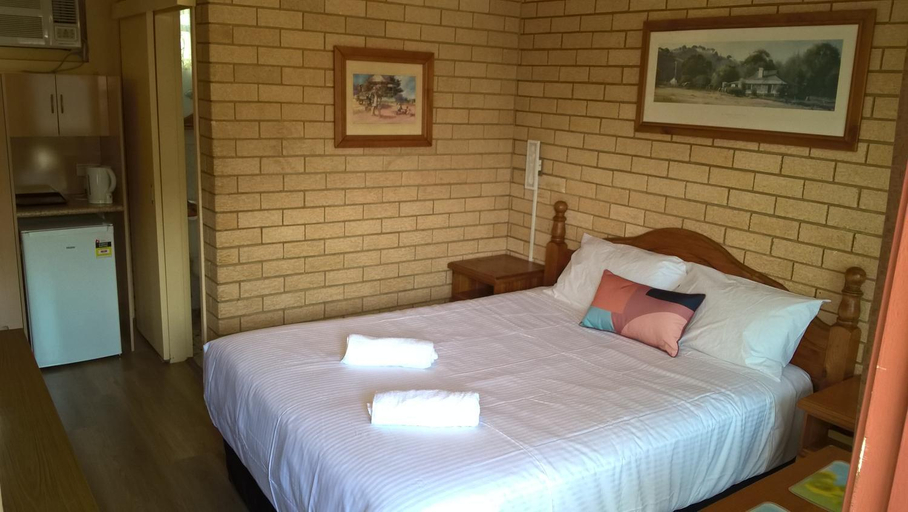 Others 3, Lake Front Motel, Wyong - North-East