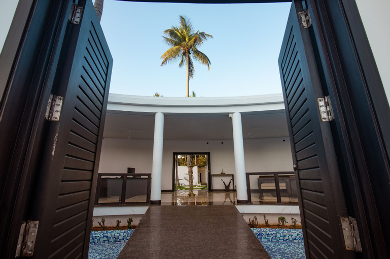 Others 4, The Saravi Resort, Viluppuram