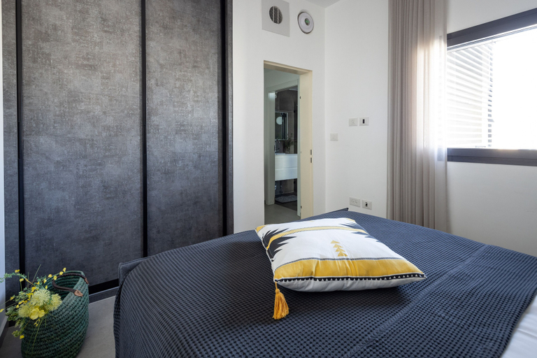 Bedroom 3, HaCarmel Market Vibrat Apt by Sea N Rent