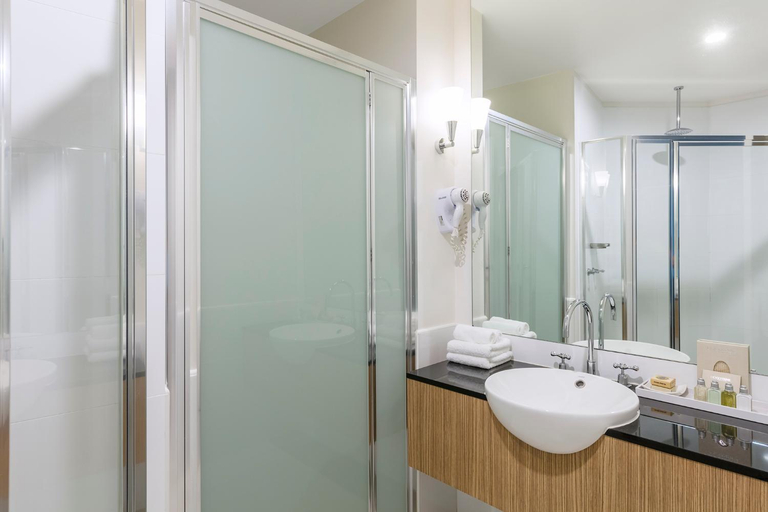 Bathroom 4, RACV Goldfields Resort, Hepburn - West