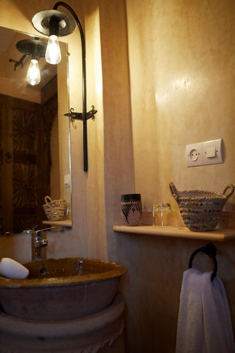 Bathroom 14