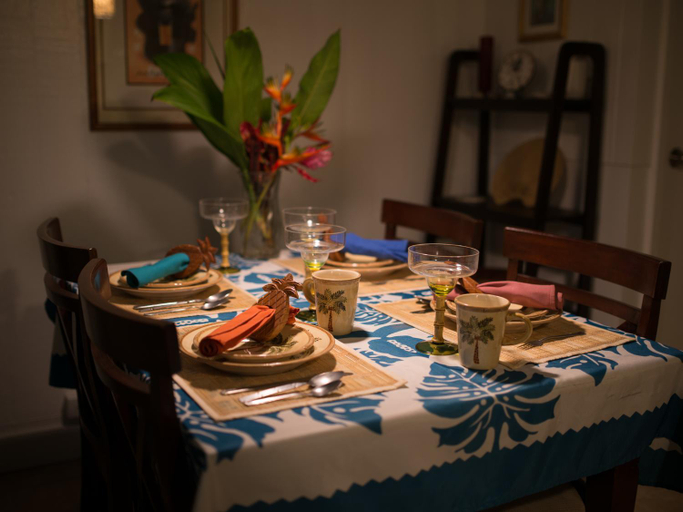 Food & Drinks 5, Wailuku Guesthouse, Maui