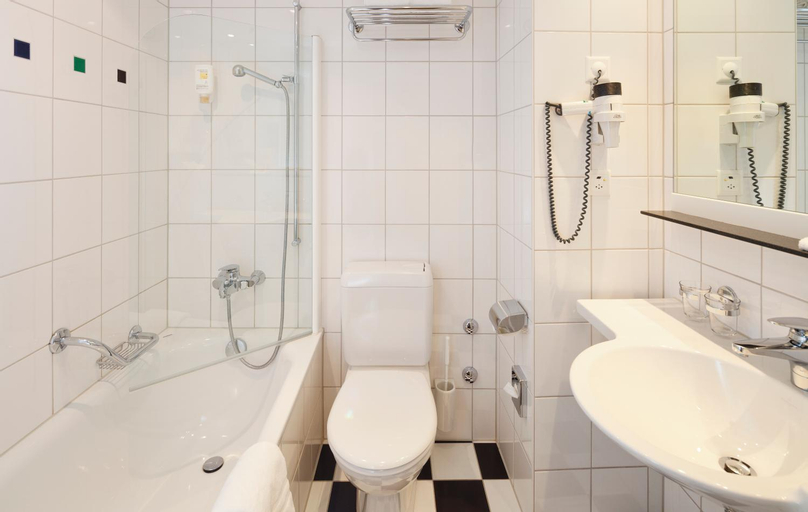 Bathroom 7