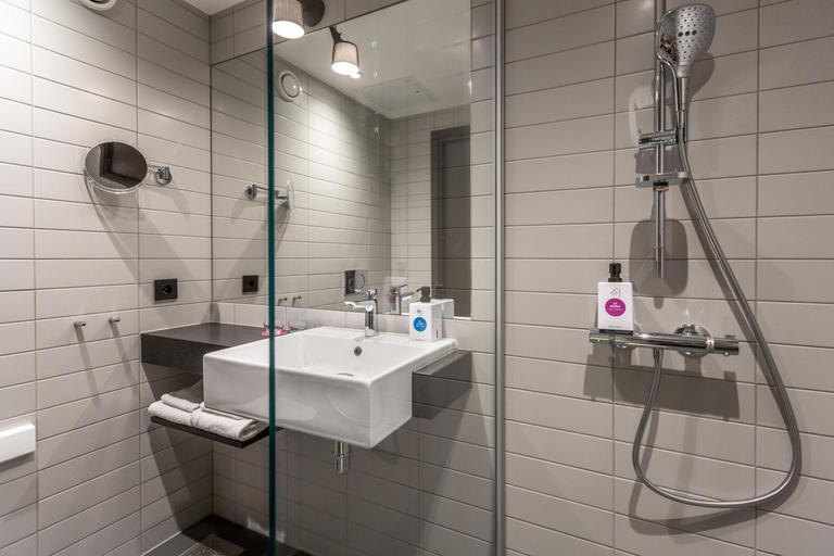 Bathroom 4, Quality Hotel River Station, Drammen