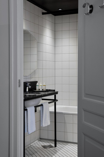 Bathroom 3, Hotel Danmark, Copenhagen