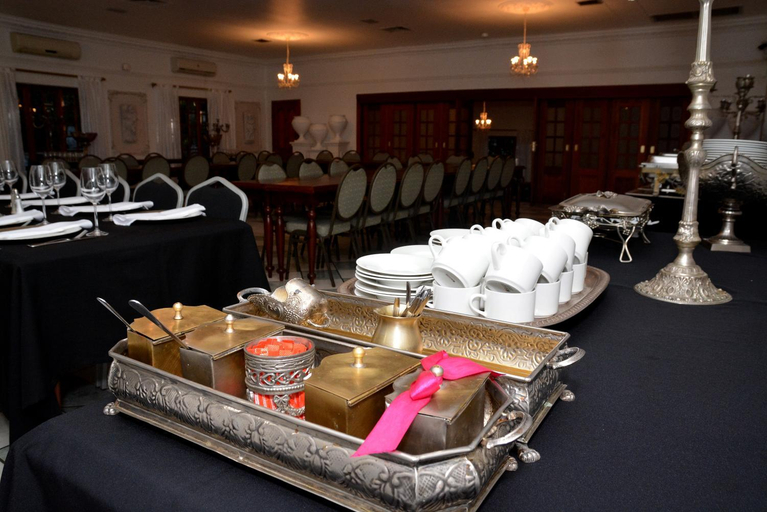 Food & Drinks 5, Arcadia 4star Guesthouse Kroonstad, Fezile Dabi