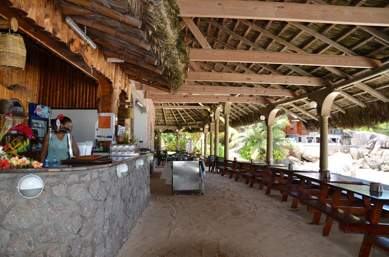 Food & Drinks 5, Chez Batista Villas