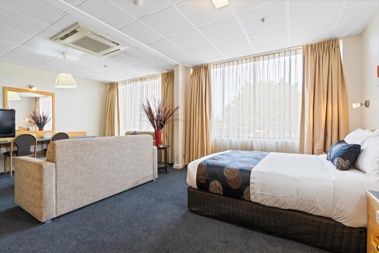 Bedroom 2, Adelaide International Motel, Adelaide